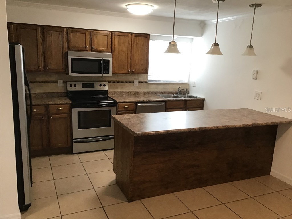 2811 SW Archer Road #R137 Gainesville FL 32608 OM653170 image1