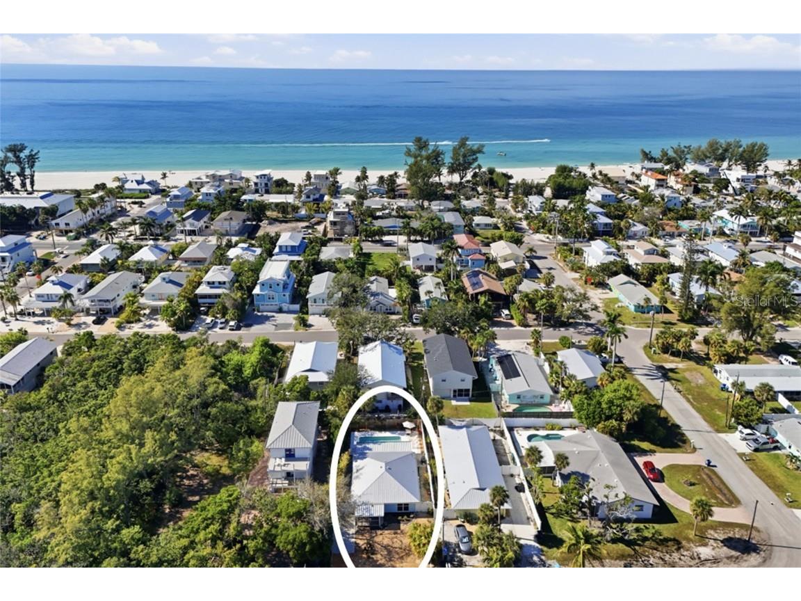 2812 Avenue B Holmes Beach FL 34217 A4673229 image1