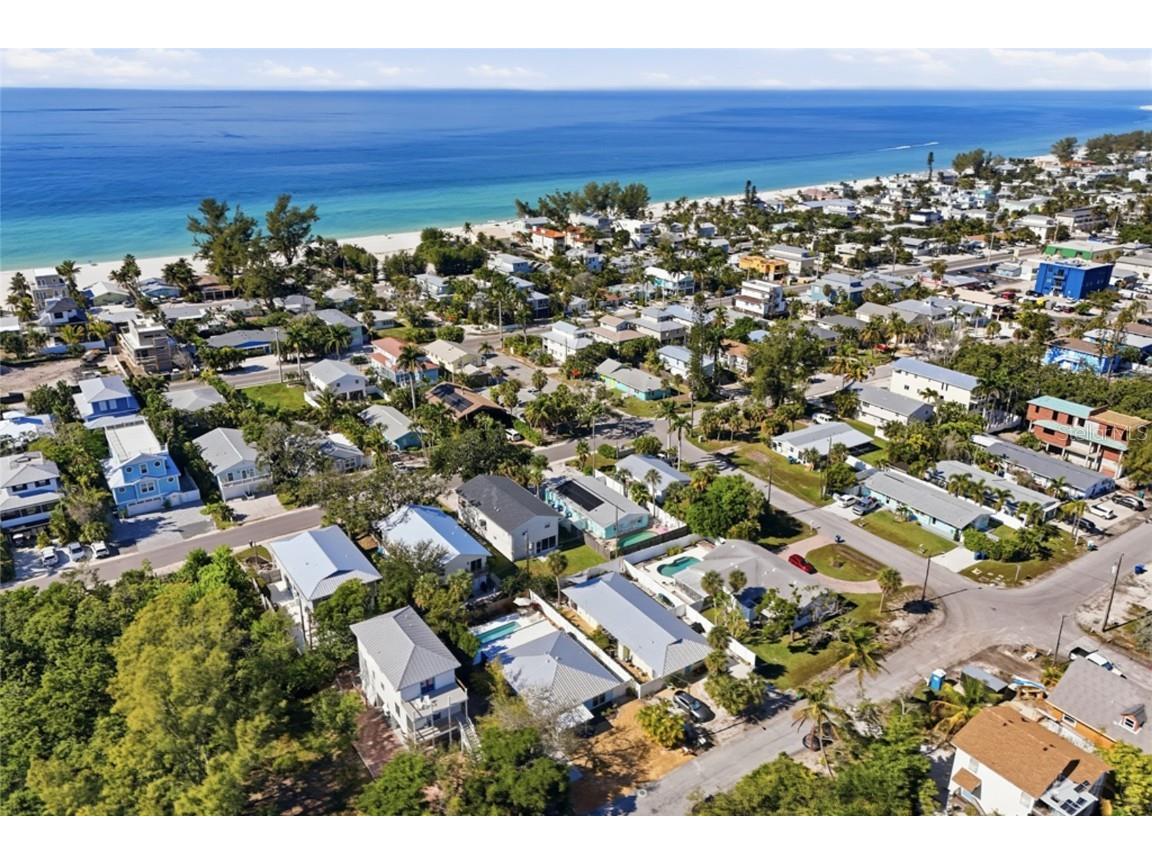 2812 Avenue B Holmes Beach FL 34217 A4673229 image32