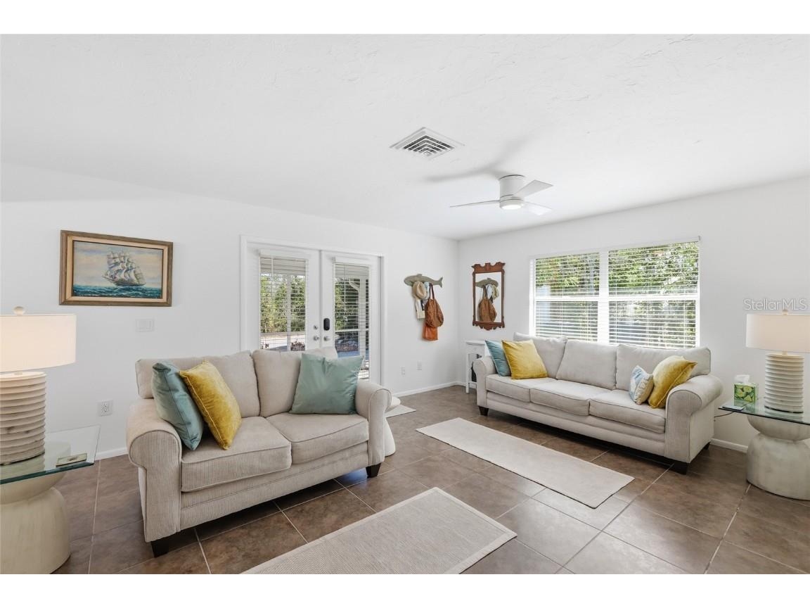 2812 Avenue B Holmes Beach FL 34217 A4673229 image5