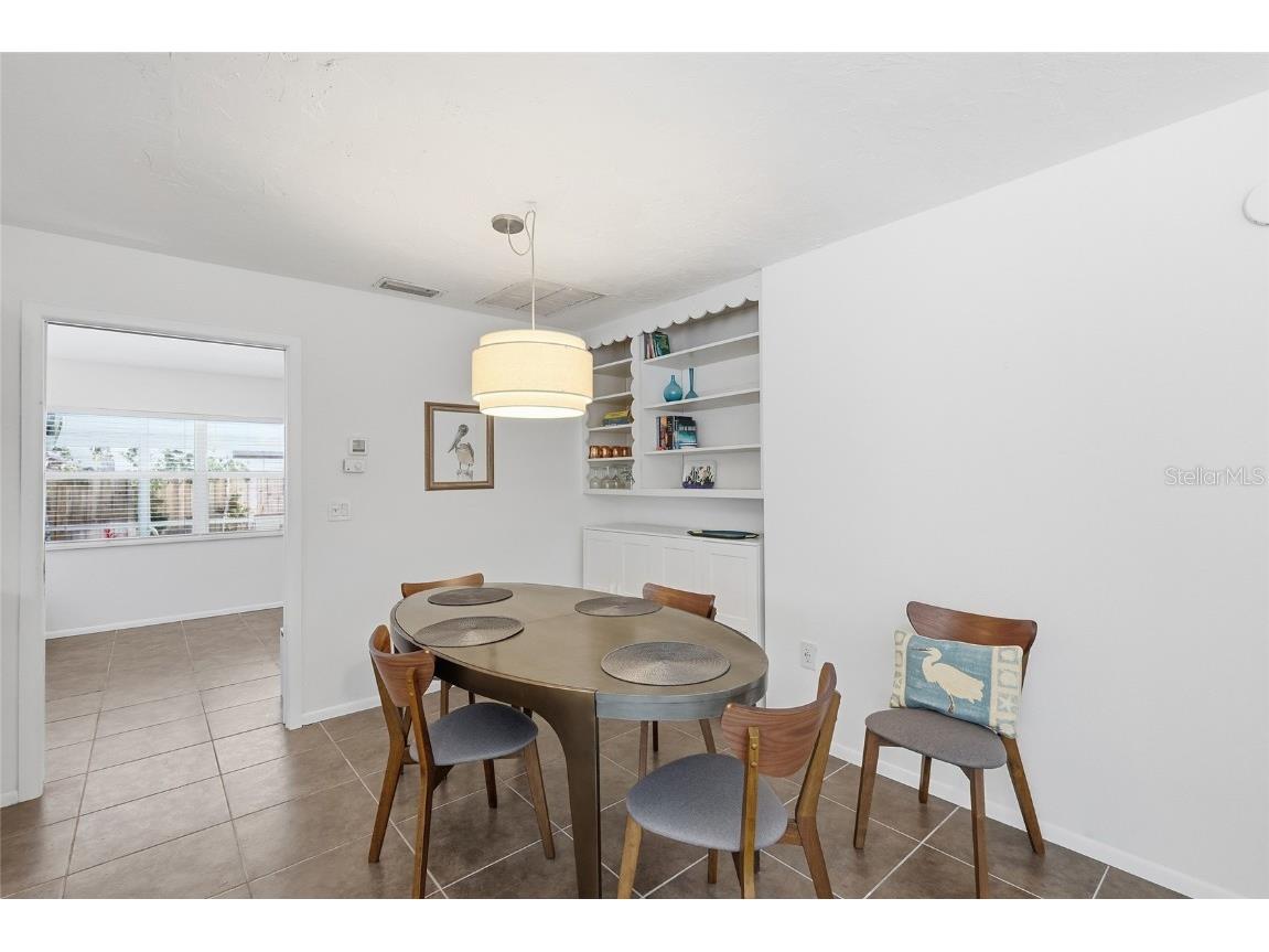 2812 Avenue B Holmes Beach FL 34217 A4673229 image7