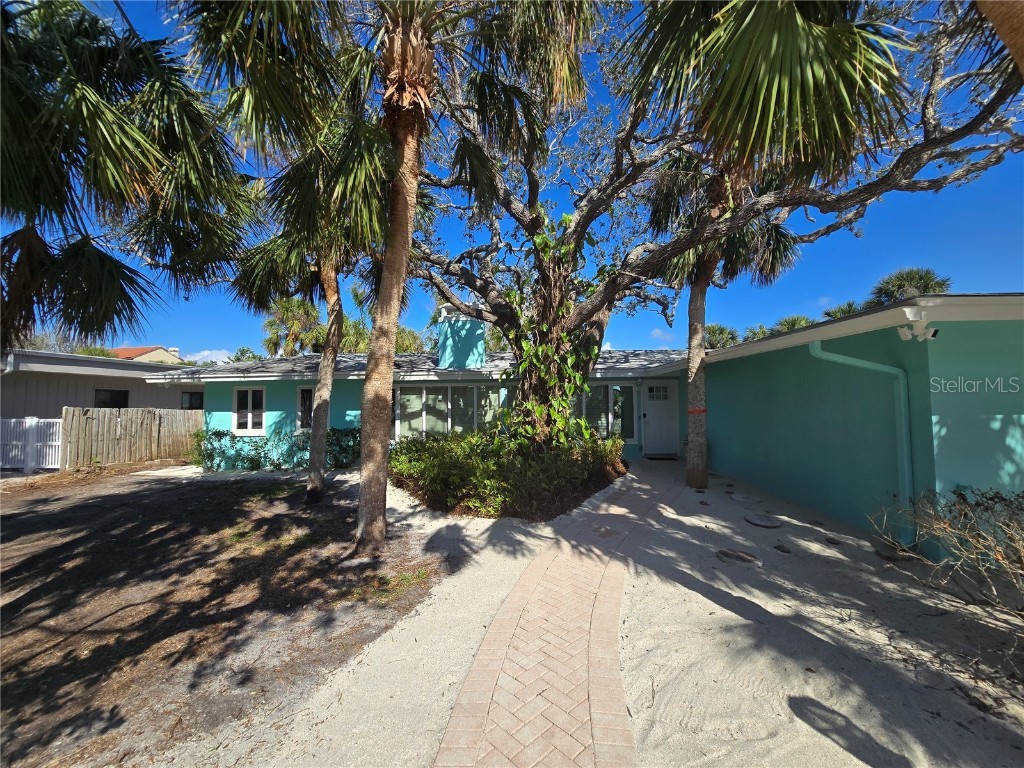 2812 Casey Key Road Nokomis FL 34275 - BLACKBURN BAY A4640352 image1