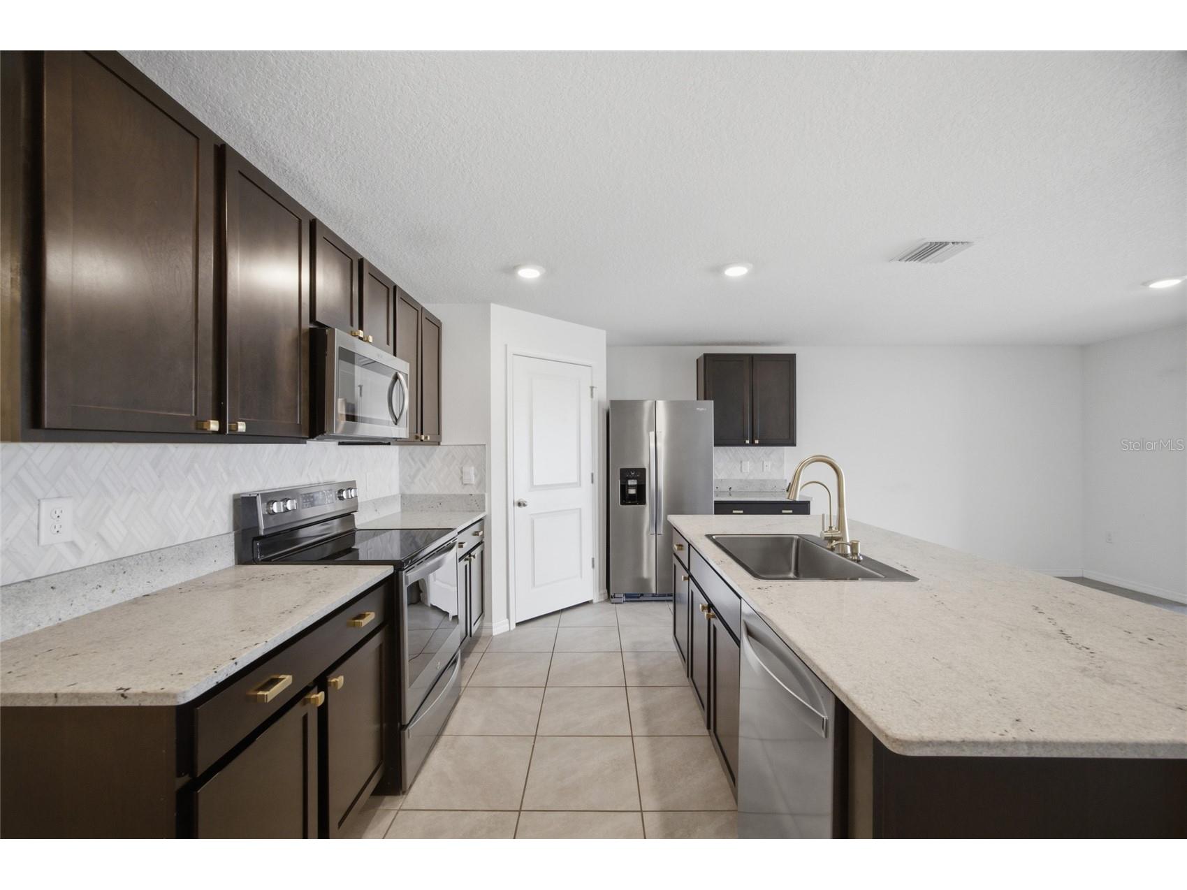 2812 Gumbo Limbo Drive Wimauma FL 33598 TB8523760 image7