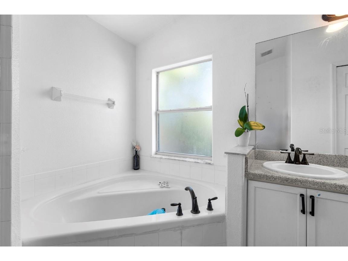 2812 S Shine Avenue Orlando FL 32806 O6362309 image22