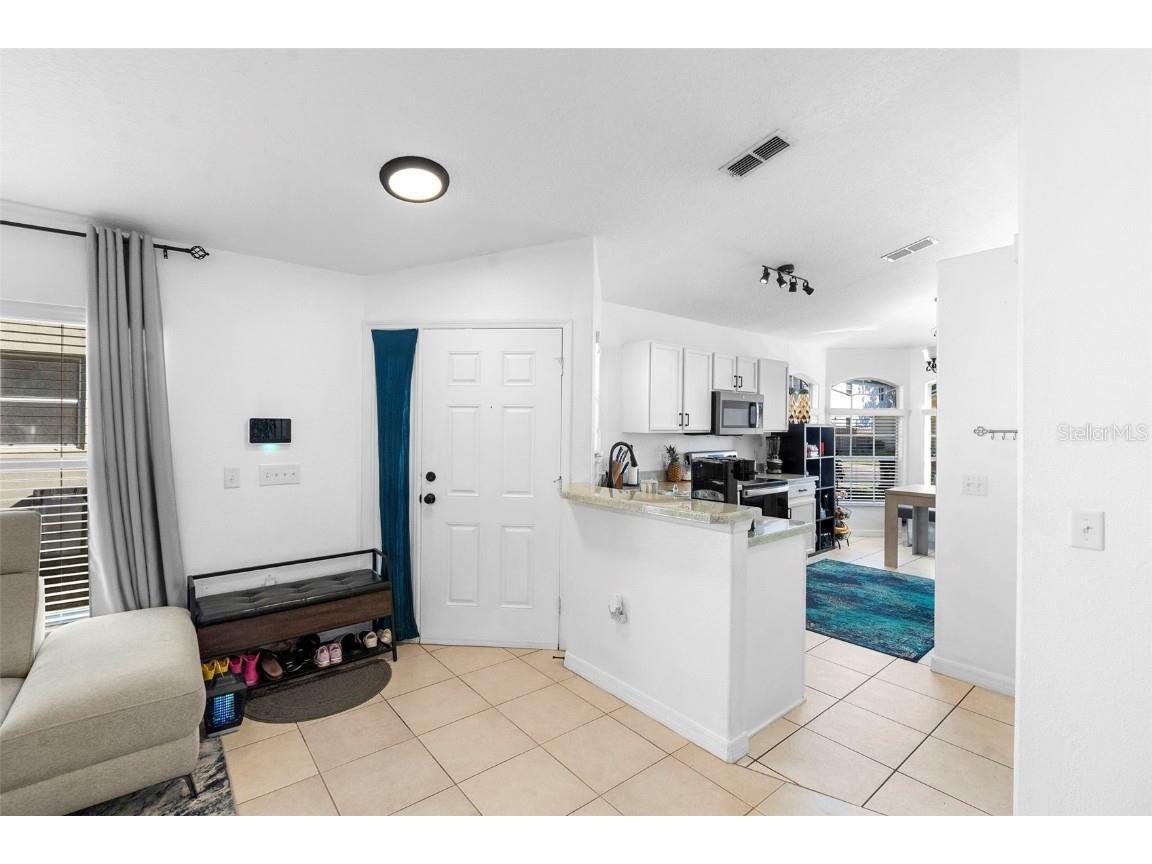 2812 S Shine Avenue Orlando FL 32806 O6362309 image4