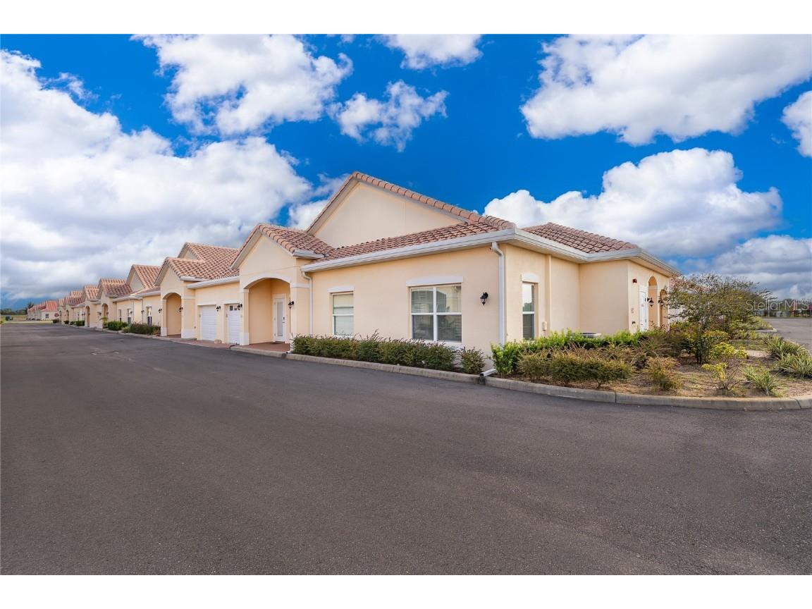 2812 Shantiniketan Boulevard #I-12 Tavares FL 32778 O6346905 image1