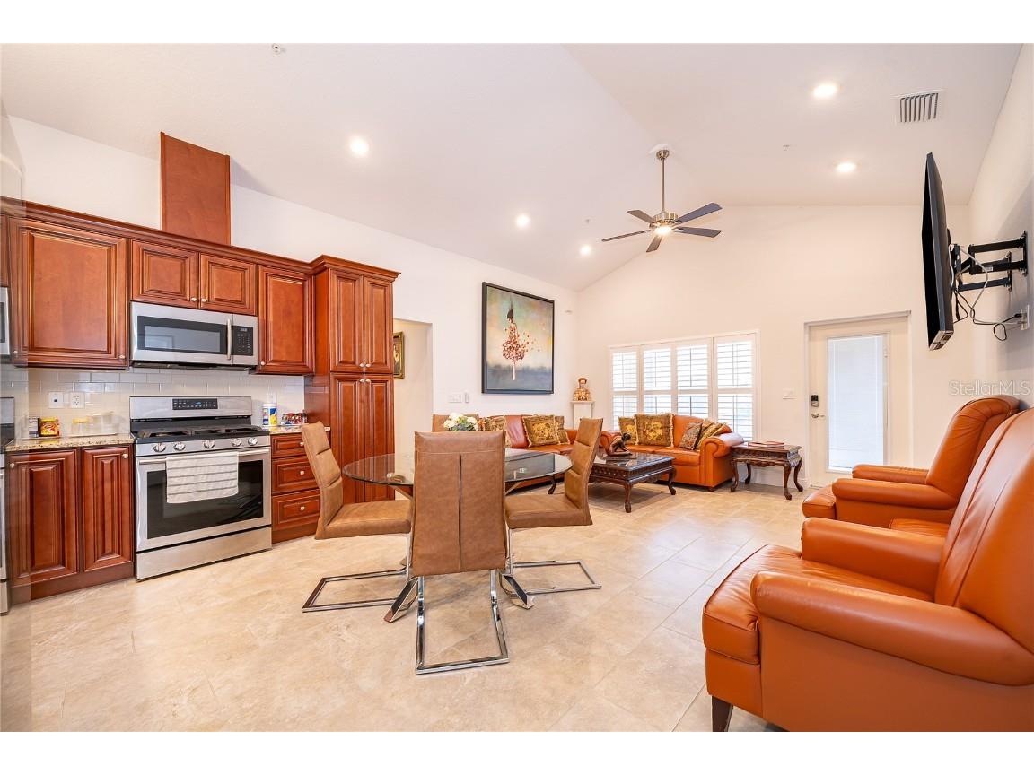 2812 Shantiniketan Boulevard #I-12 Tavares FL 32778 O6346905 image6