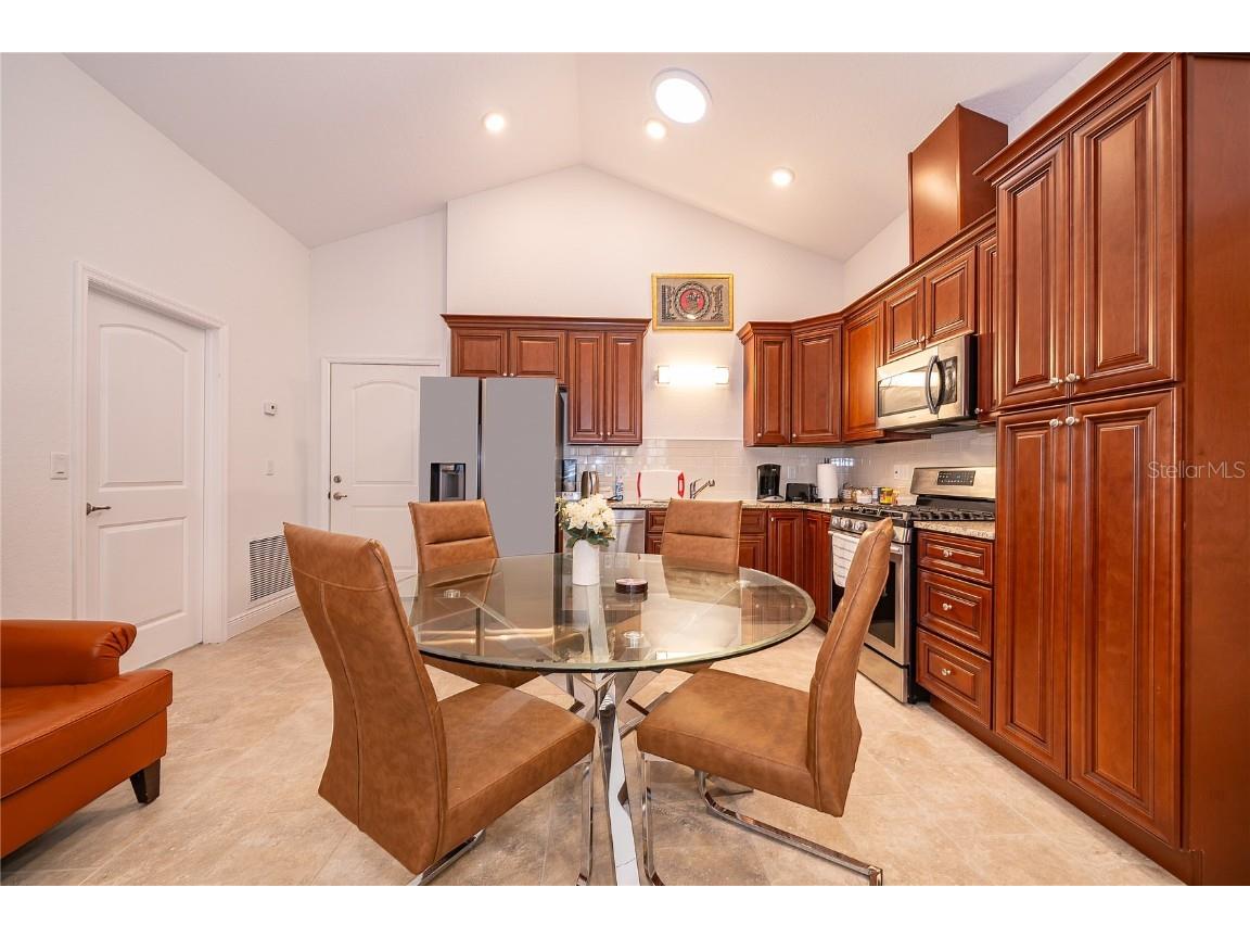 2812 Shantiniketan Boulevard #I-12 Tavares FL 32778 O6346905 image8