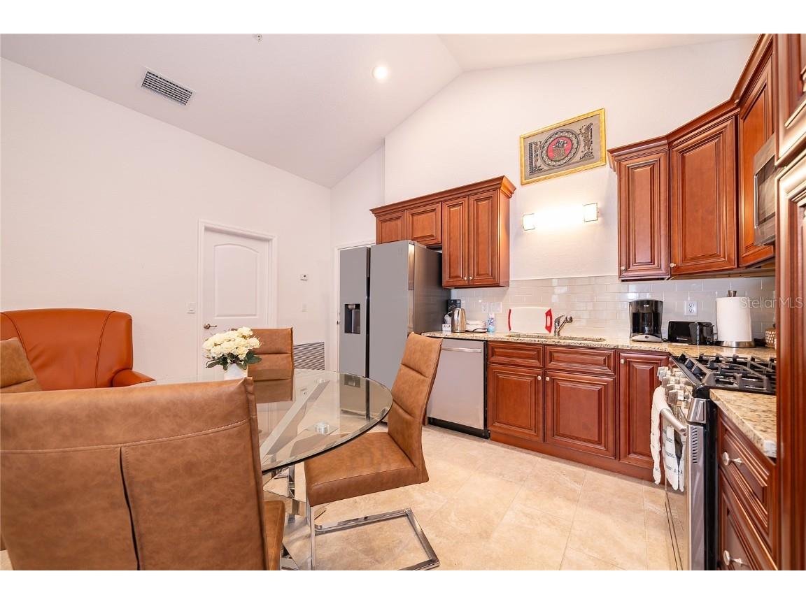 2812 Shantiniketan Boulevard #I-12 Tavares FL 32778 O6346905 image9