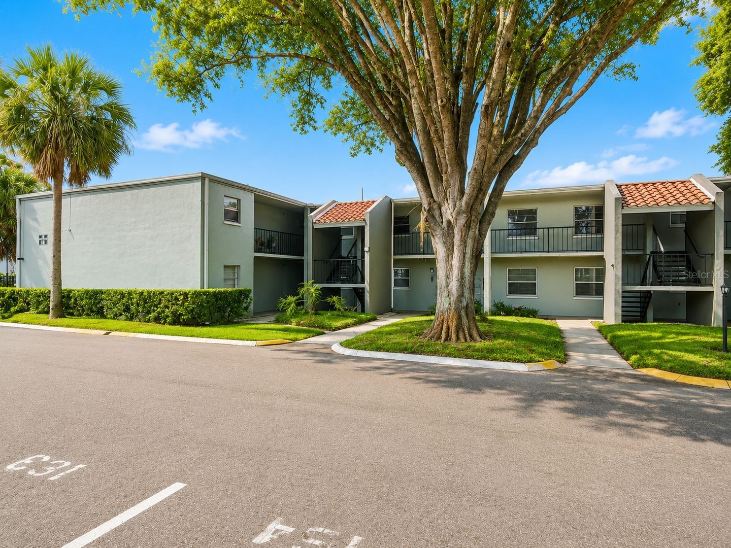 2812 Somerset Park Drive #105 Tampa FL 33613 TB8515963 image1
