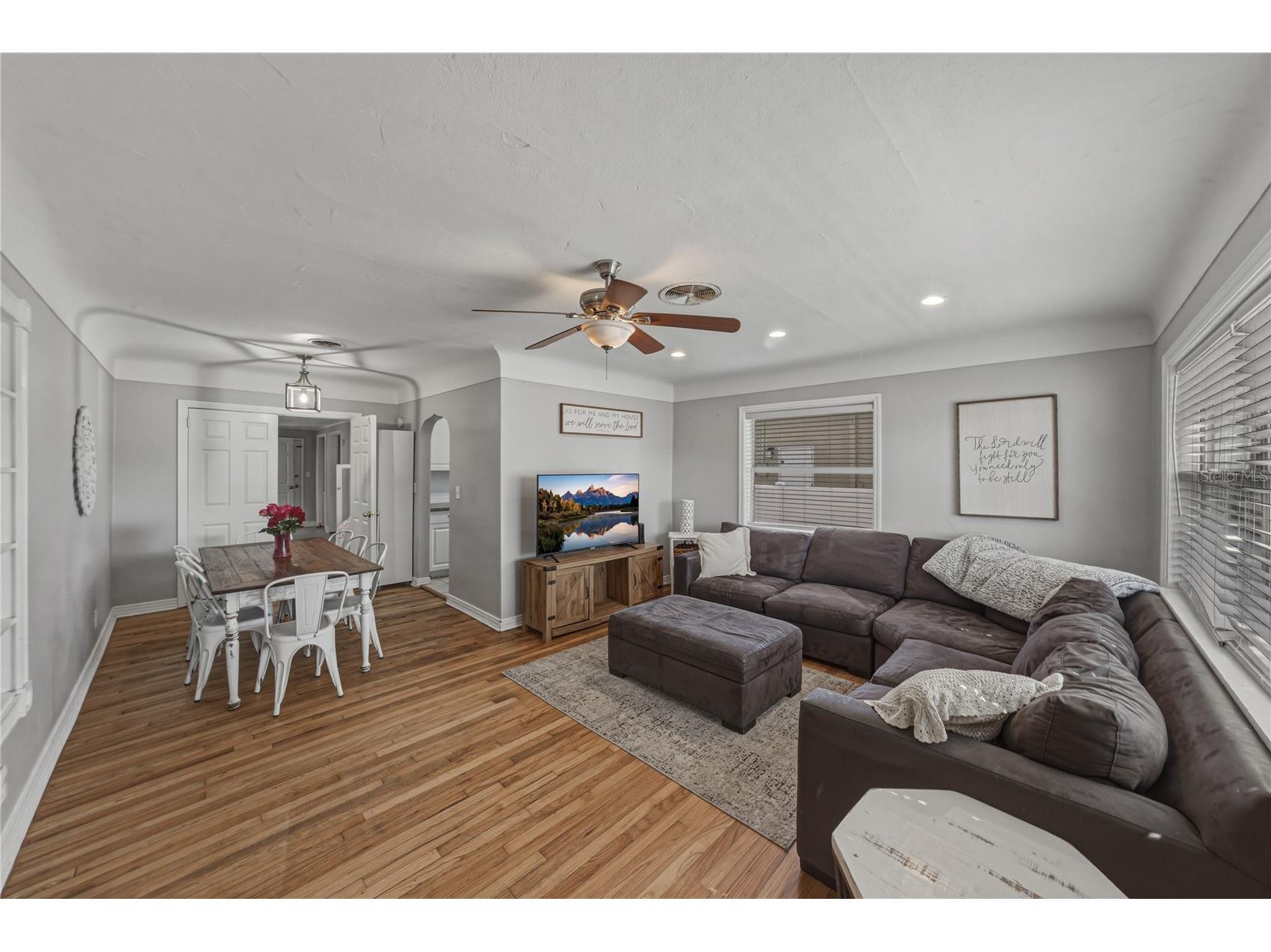 2813 59th Avenue N Saint Petersburg FL 33714 L4959596 image3