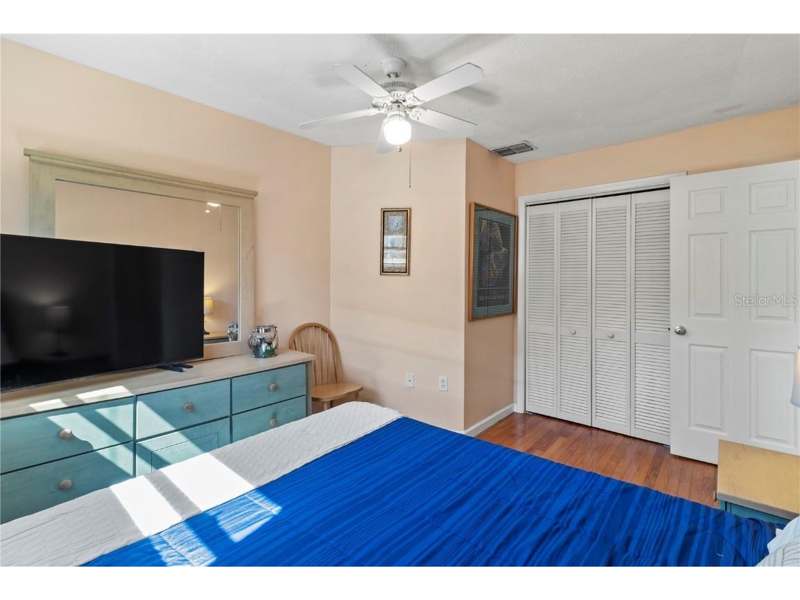 2813 Avenue E Holmes Beach FL 34217 A4668413 image13