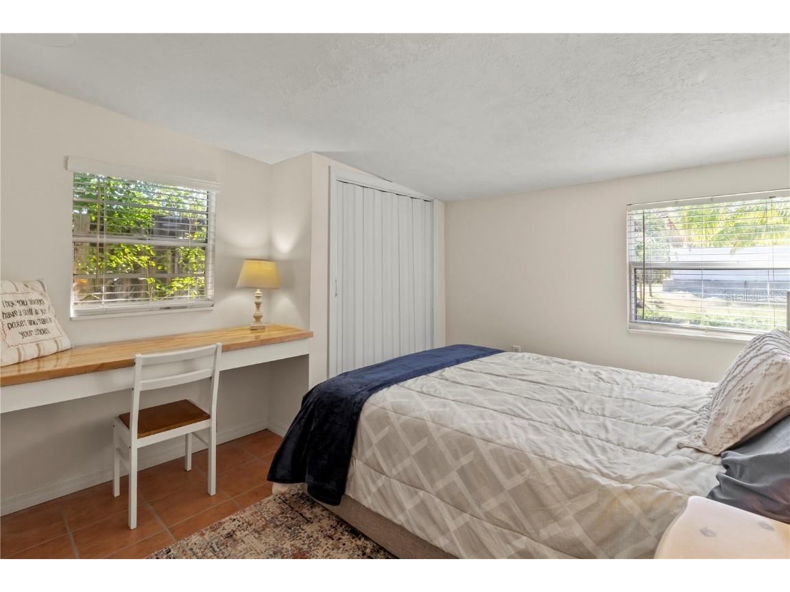 2813 Avenue E Holmes Beach FL 34217 A4668413 image26