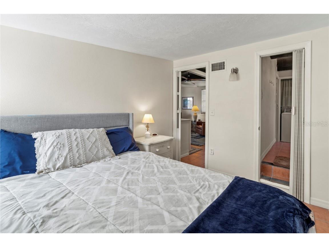 2813 Avenue E Holmes Beach FL 34217 A4668413 image27