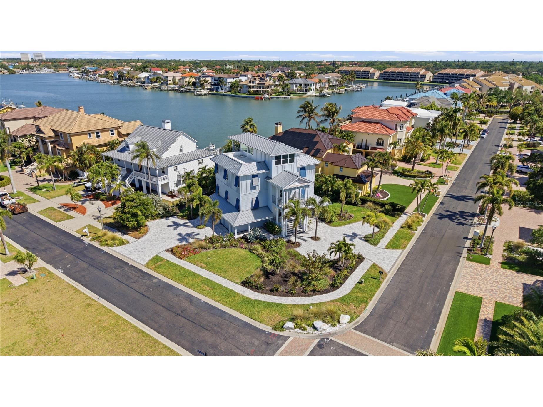 2813 Kipps Colony Drive S Gulfport FL 33707 TB8496341 image1