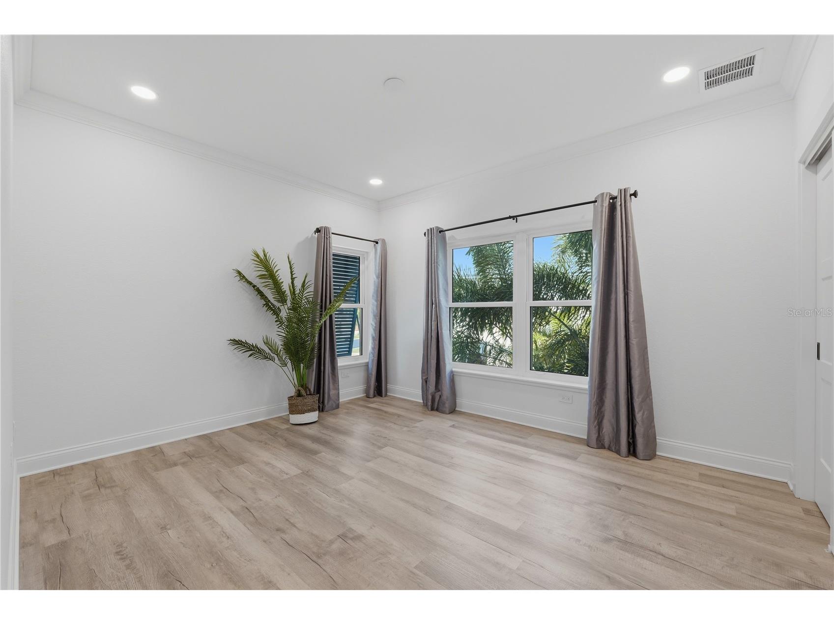 2813 Kipps Colony Drive S Gulfport FL 33707 TB8496341 image38