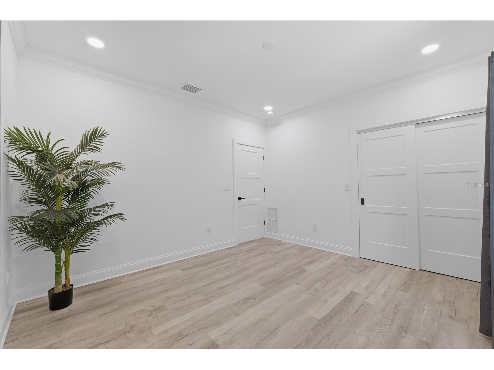2813 Kipps Colony Drive S Gulfport FL 33707 TB8496341 image46