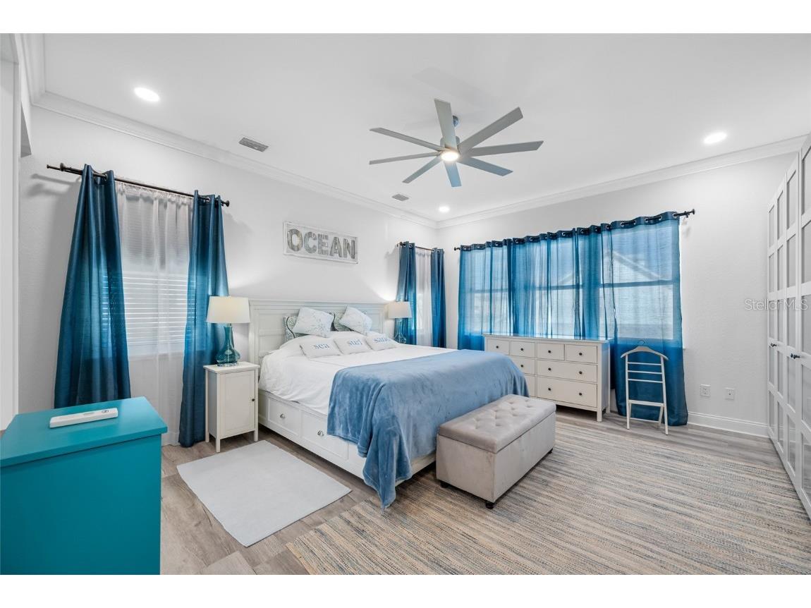 2813 Kipps Colony Drive S Saint Petersburg FL 33707 TB8439677 image22