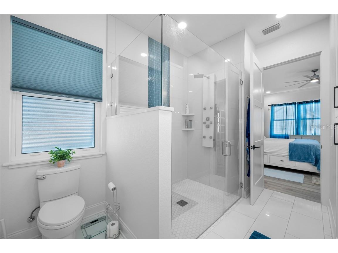 2813 Kipps Colony Drive S Saint Petersburg FL 33707 TB8439677 image27