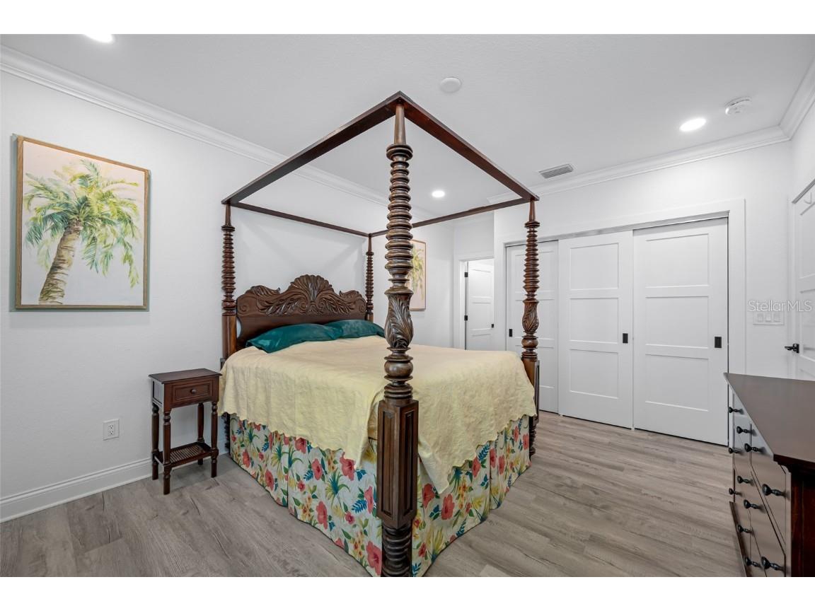 2813 Kipps Colony Drive S Saint Petersburg FL 33707 TB8439677 image37