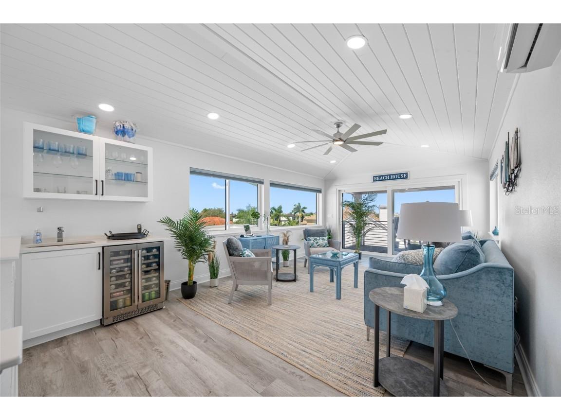 2813 Kipps Colony Drive S Saint Petersburg FL 33707 TB8439677 image4