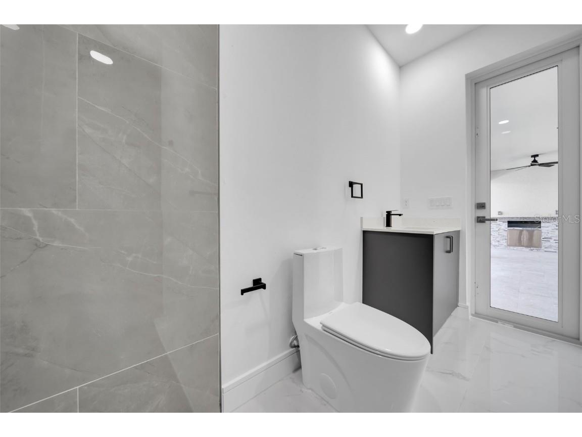 2813 NW 41st Avenue Cape Coral FL 33993 TB8380051 image47