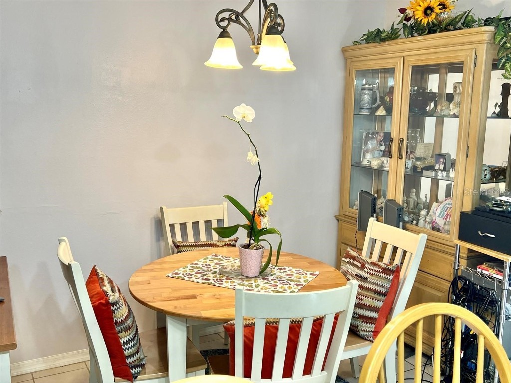 2814 Palm Isle Way Orlando FL 32829 V4945336 image5