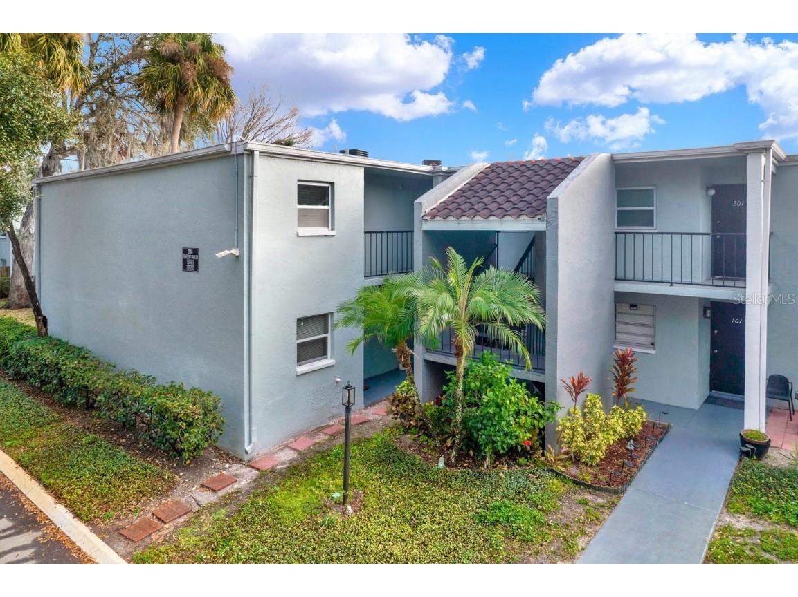 2814 Somerset Park Drive #202 Tampa FL 33613 O6251339 image1