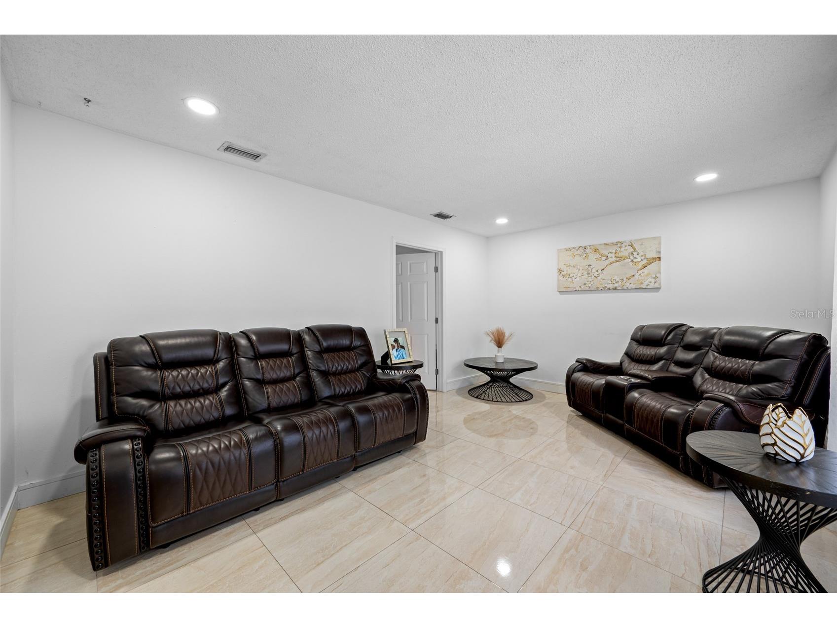 2814 W Powhatan Avenue Tampa FL 33614 TB8484350 image19