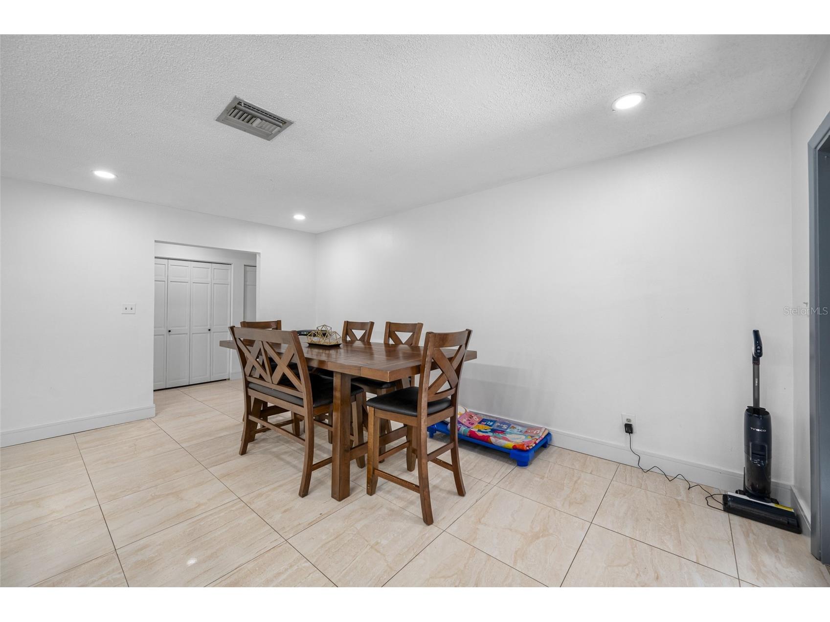 2814 W Powhatan Avenue Tampa FL 33614 TB8484350 image39