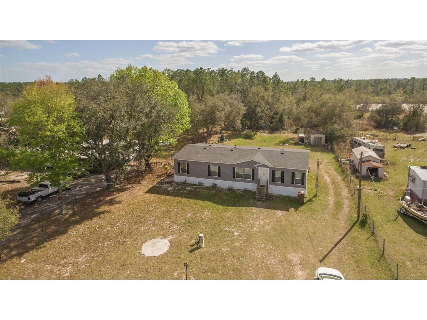 28140 Hibiscus Avenue Paisley FL 32767 V4928619 image1