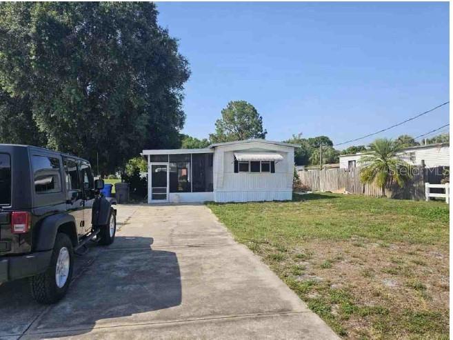 2817 Universal Drive Ruskin FL 33570 U8230789 image1