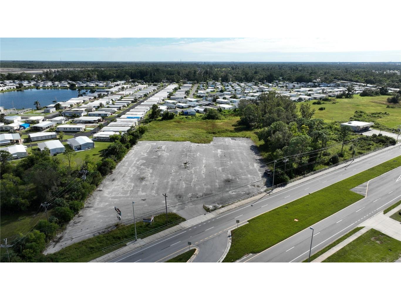 2818 N Tamiami Trail North Fort Myers FL 33903 C7485232 image1