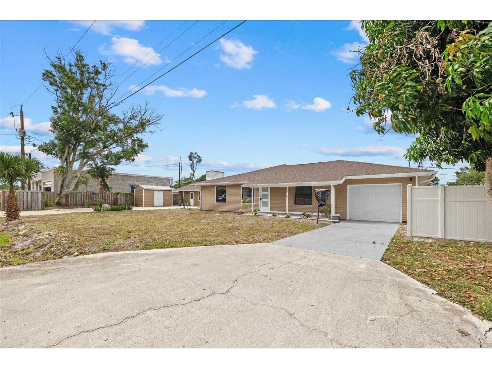 2818 Olympic Street Sarasota FL 34231 A4696918 image2
