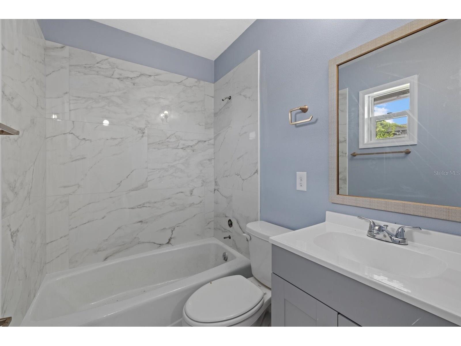 2818 Olympic Street Sarasota FL 34231 A4696918 image32