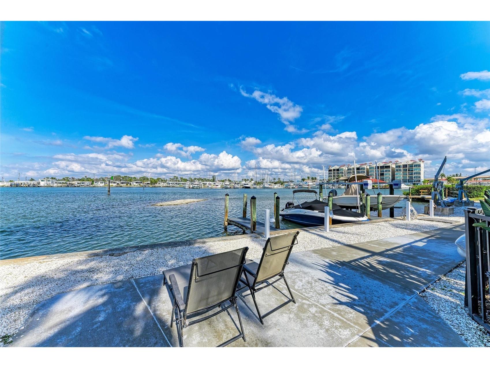 282 Santa Maria Street Venice FL 34285 - ROBERTS BAY A4677246 image27