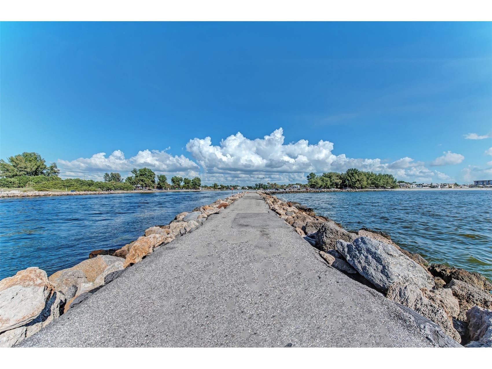 282 Santa Maria Street Venice FL 34285 - ROBERTS BAY A4677246 image38