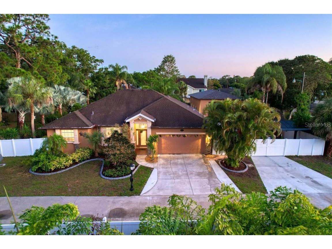 2820 Alliance Avenue Sarasota FL 34231 A4561344 image1