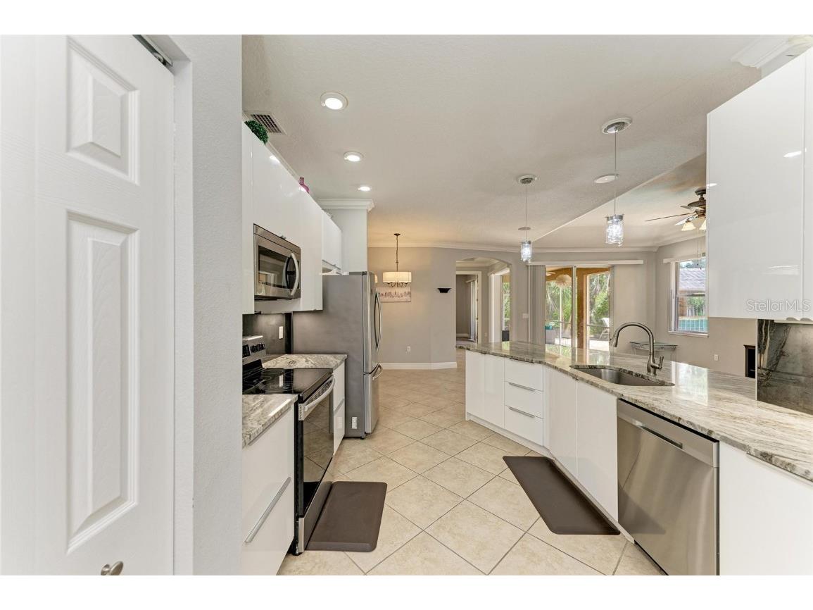 2820 Alliance Avenue Sarasota FL 34231 A4662990 image17