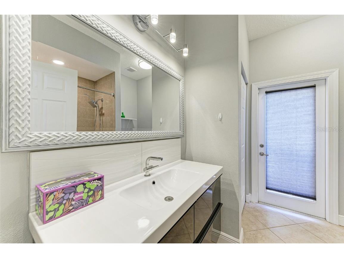 2820 Alliance Avenue Sarasota FL 34231 A4662990 image37