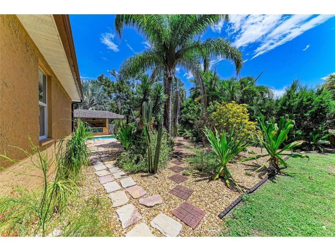 2820 Alliance Avenue Sarasota FL 34231 A4662990 image56