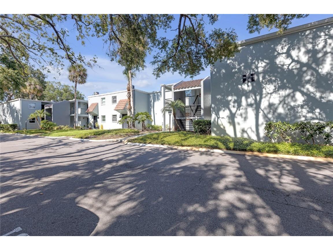 2820 Somerset Park Drive #101 Tampa FL 33613 TB8388174 image1
