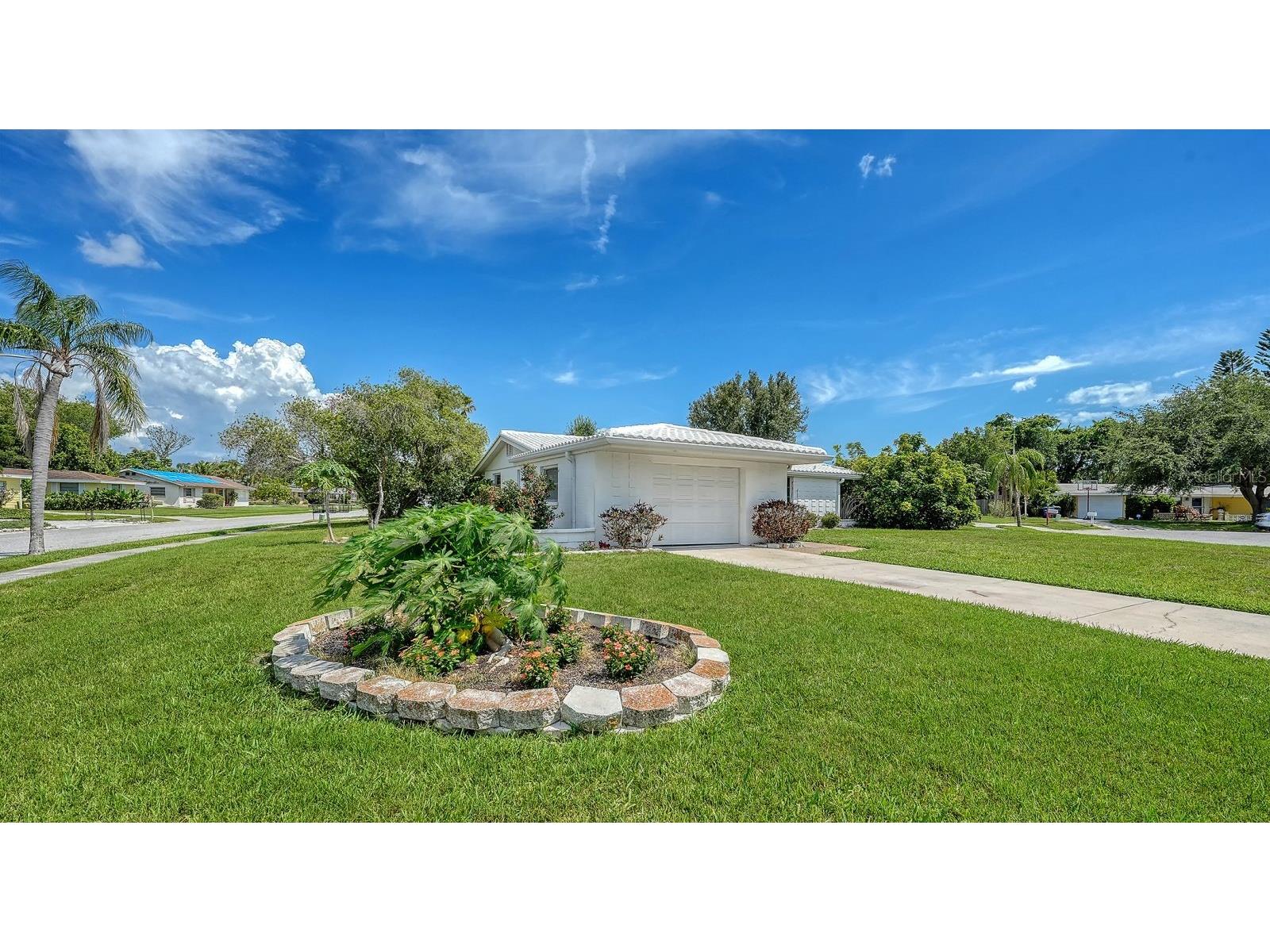 2822 Safe Harbor Circle Sarasota FL 34231 A4694591 image8
