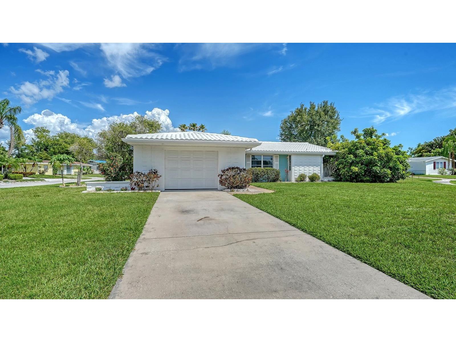 2822 Safe Harbor Circle Sarasota FL 34231 A4694591 image9