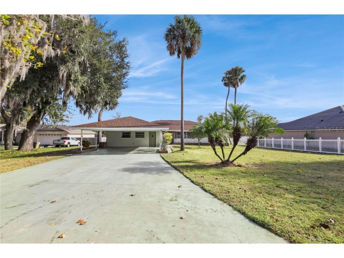 28228 Tammi Drive Tavares FL 32778 - LAKE BEAUCLAIR O6361564 image1