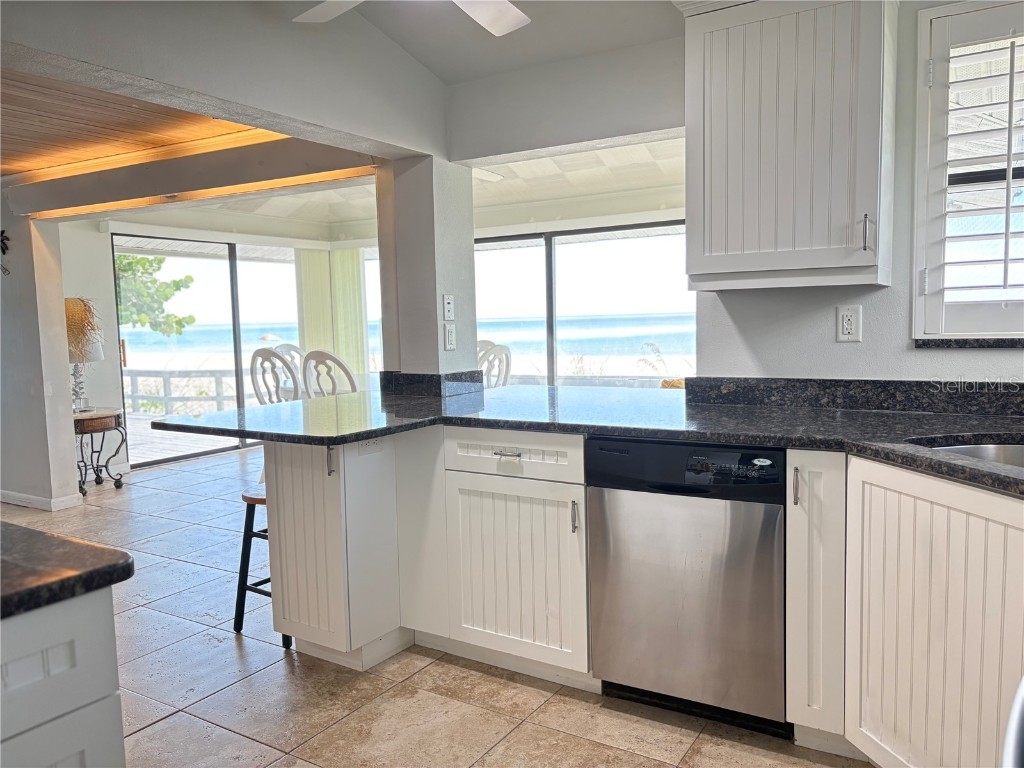2823 Gulf Of Mexico Drive Longboat Key FL 34228 A4667245 image17