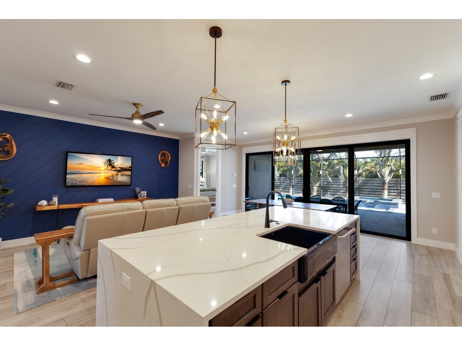 2823 Marshall Drive Sarasota FL 34239 A4690497 image11