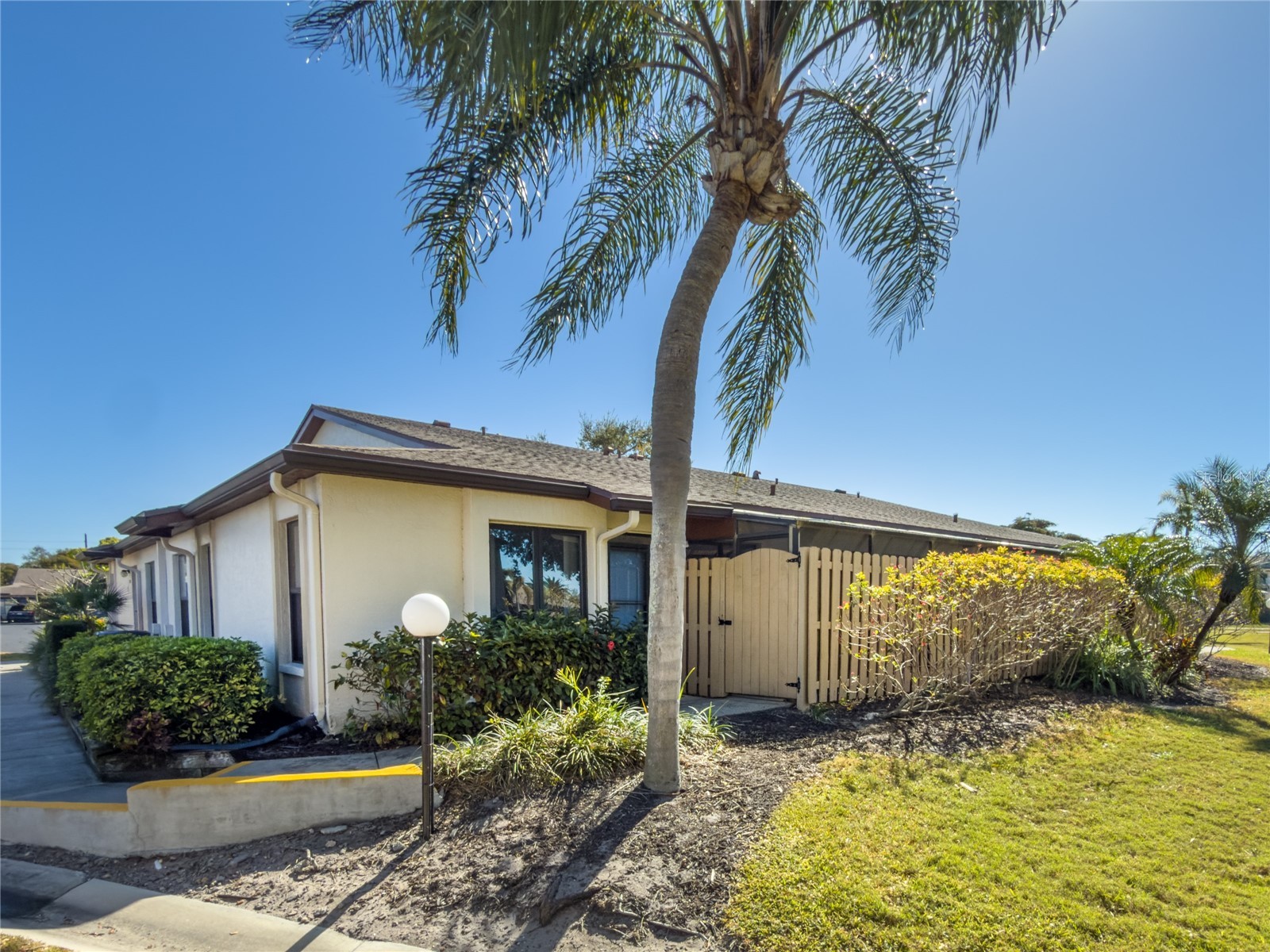 2824 72nd Street Court W Bradenton FL 34209 A4681650 image1