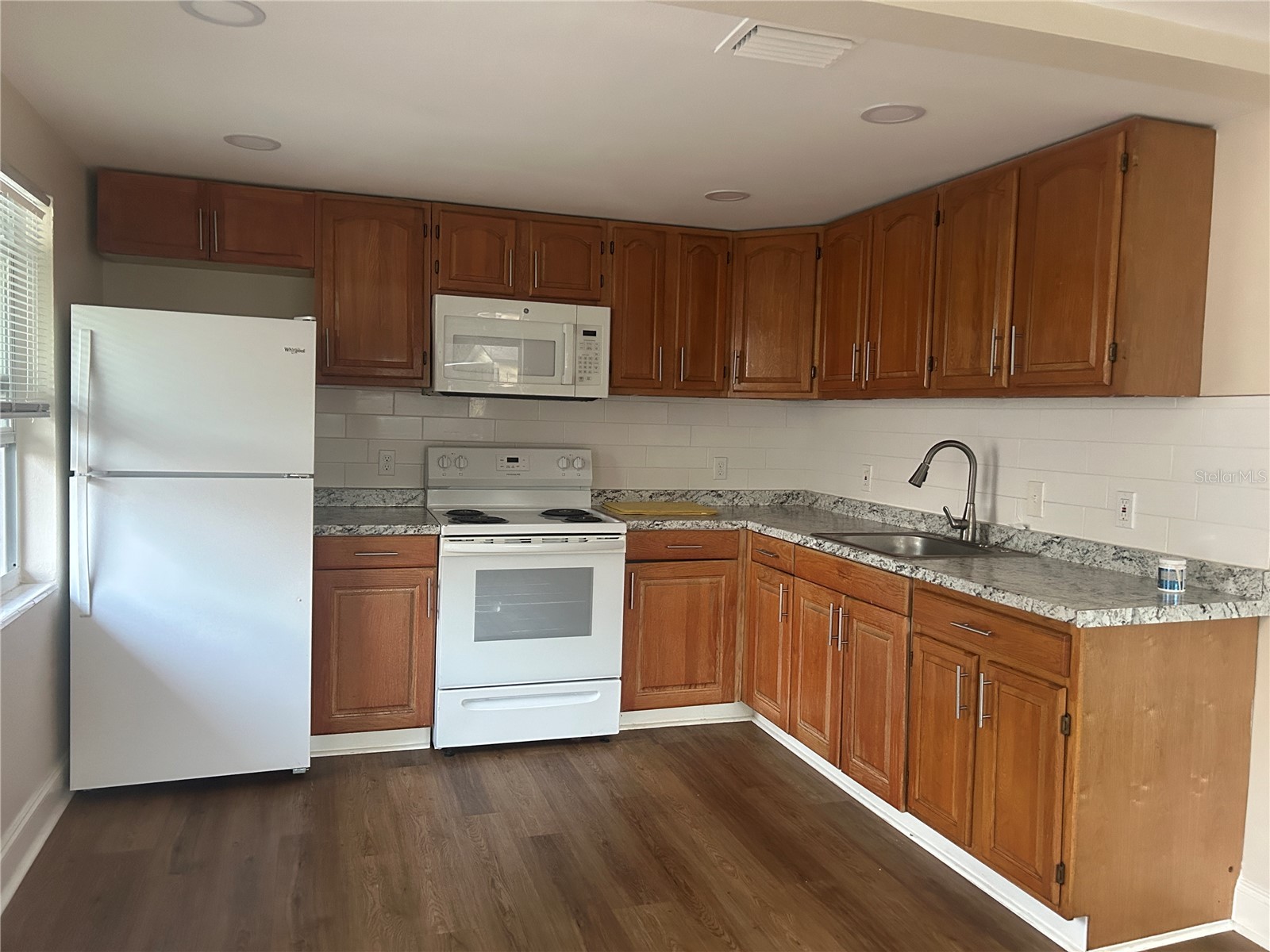 2824 Meadow View Avenue Largo FL 33771 TB8467211 image4
