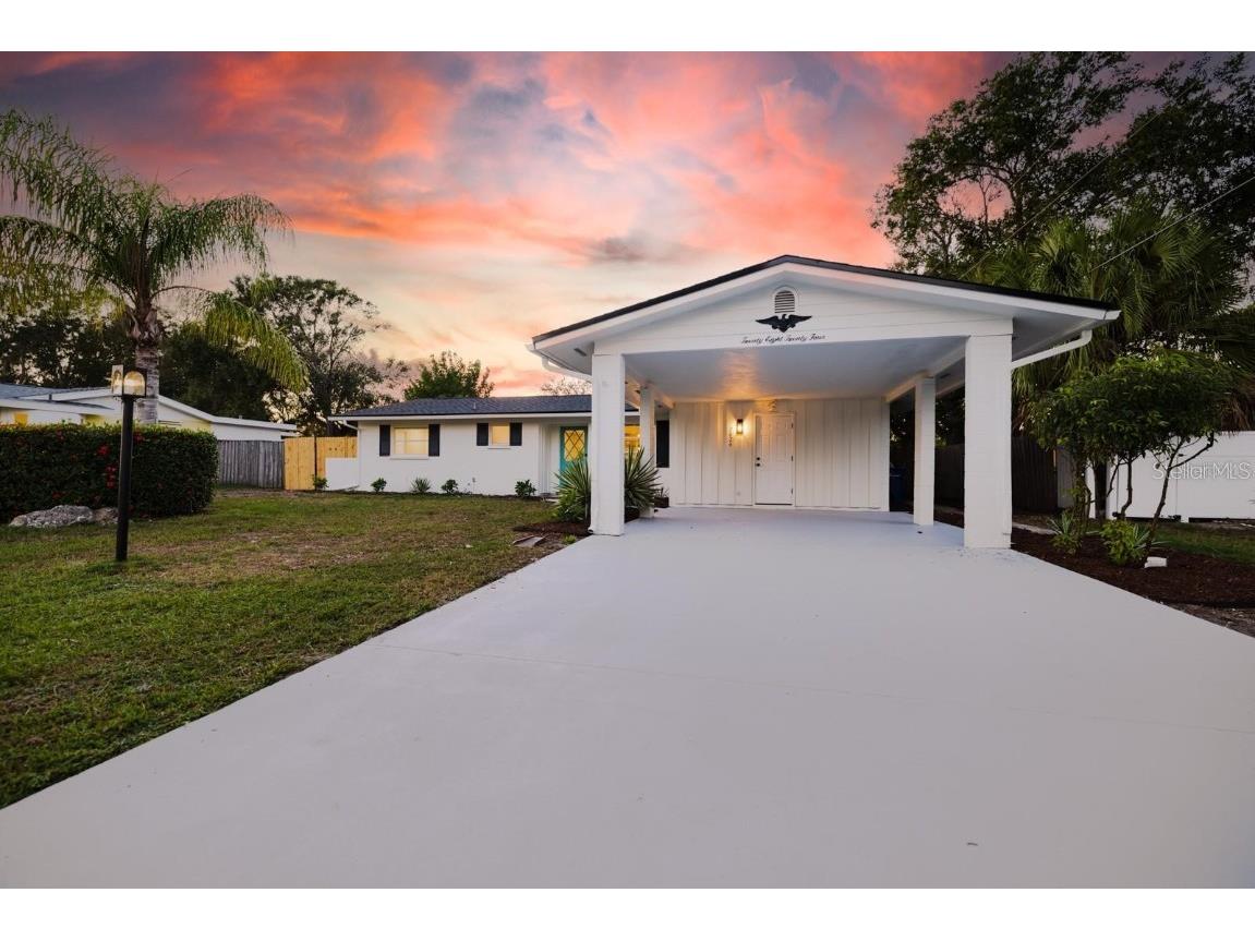 2824 Woodcrest Drive Sarasota FL 34239 U8235901 image1